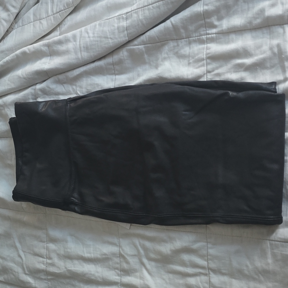 Stretchy pleather pants size:8-10
